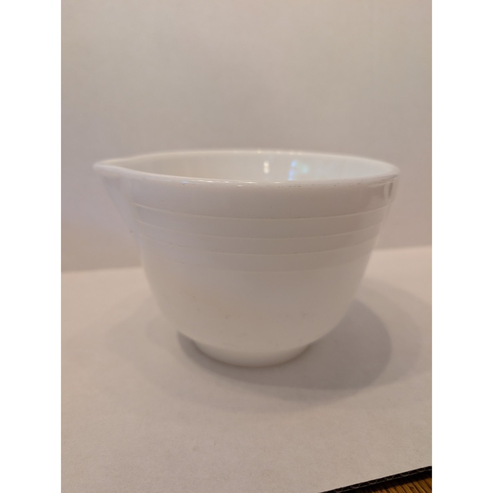 Vtg White Pyrex Ribbed Milk Glass Mixing Bowl ~2 Qt for Hamilton Beach Mixer #14